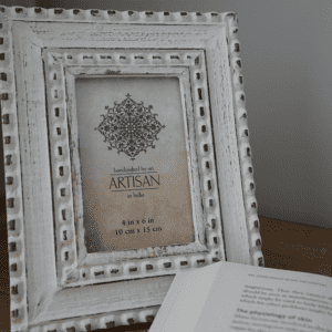 Khater – wooden frame